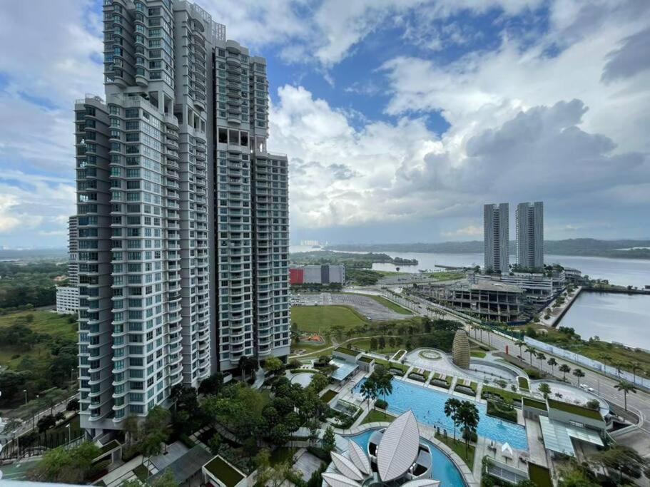 Teega Suites Seaview By Vdo Homestay Nusajaya  Exterior foto